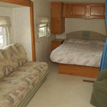 Crescent Bar Camping Resort Studio Cabin 1 Trinidad Ngoại thất bức ảnh