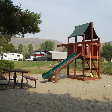 Crescent Bar Camping Resort Studio Cabin 1 Trinidad Ngoại thất bức ảnh