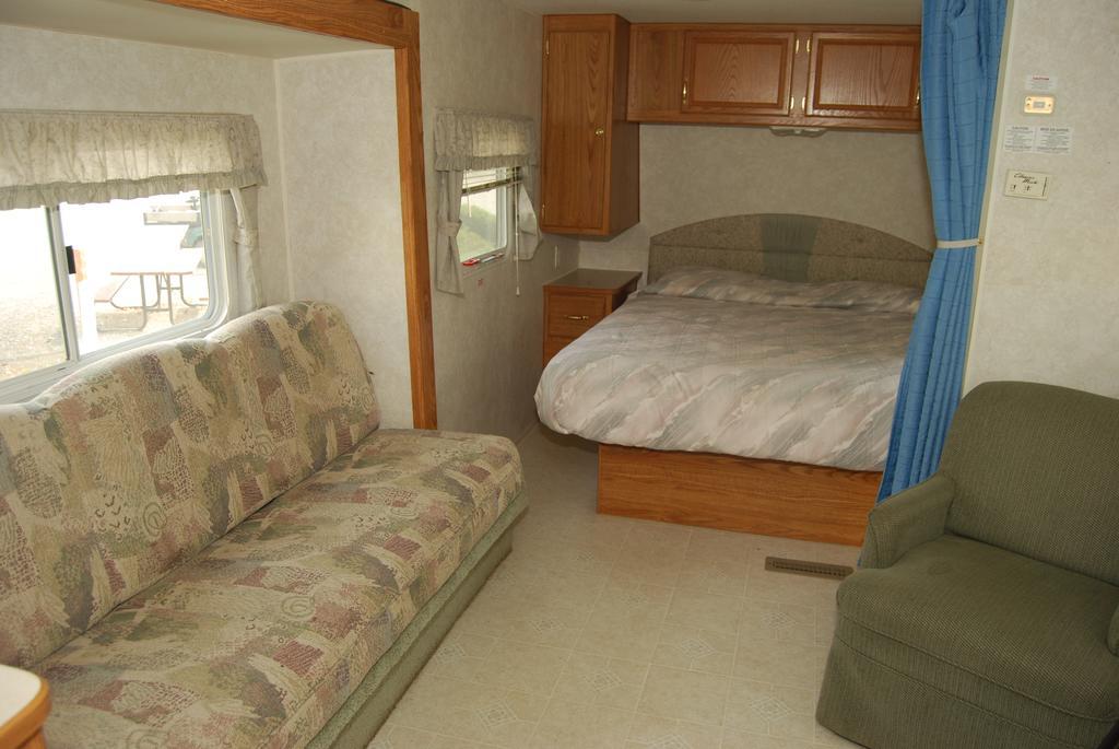 Crescent Bar Camping Resort Studio Cabin 1 Trinidad Ngoại thất bức ảnh